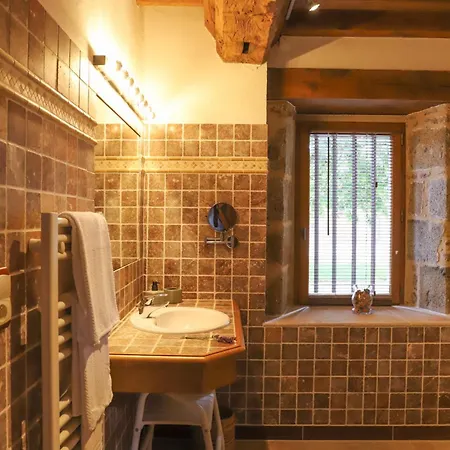 Manoir Avec Piscine Et Jacuzzi En Suisse Normande La Carneille