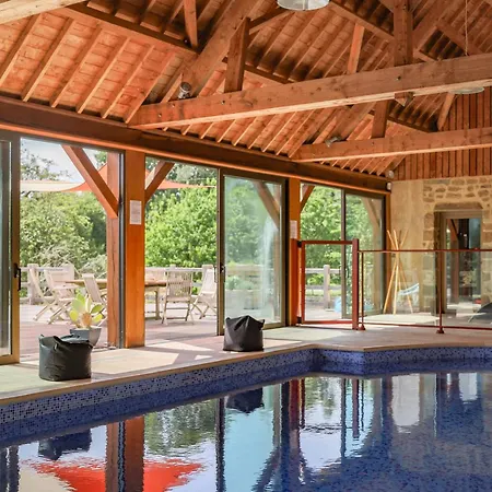 Manoir Avec Piscine Et Jacuzzi En Suisse Normande La Carneille