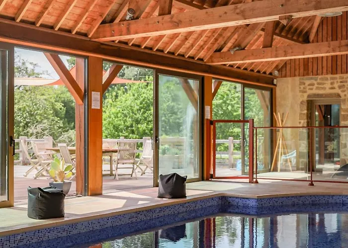 Manoir Avec Piscine Et Jacuzzi En Suisse Normande La Carneille