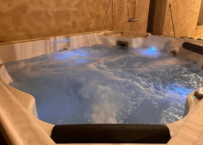 Manoir Avec Piscine Et Jacuzzi En Suisse Normande La Carneille